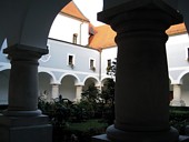 Samostan 4